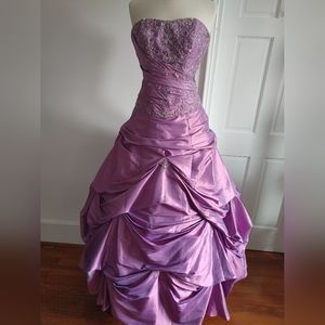 Purple Dress / Quinceañera Dress / Prom Dress / Ball Gown